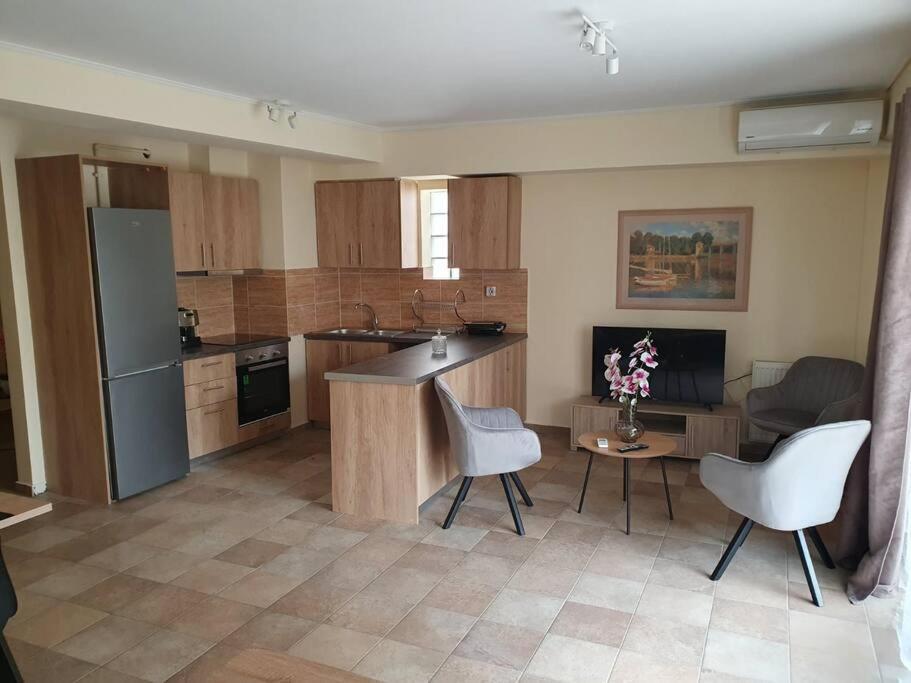 Lux & Style 75Sqm With Private Parking In Athens Apartment ภายนอก รูปภาพ